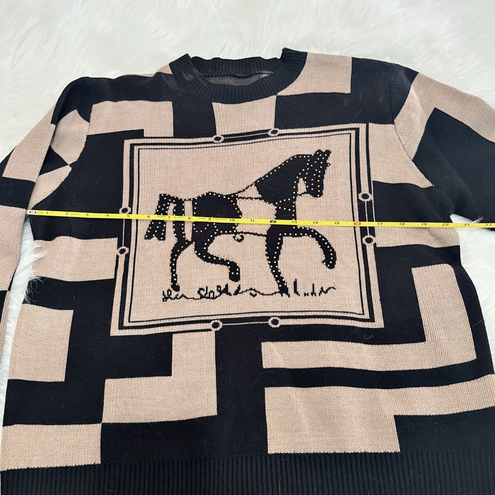 Black and Tan Graphic Sweater - Picture 4 of 6